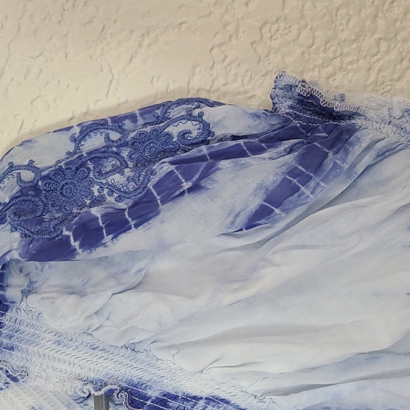 NWT fever beautiful batik top with embroidery,  L - Picture 3 of 16